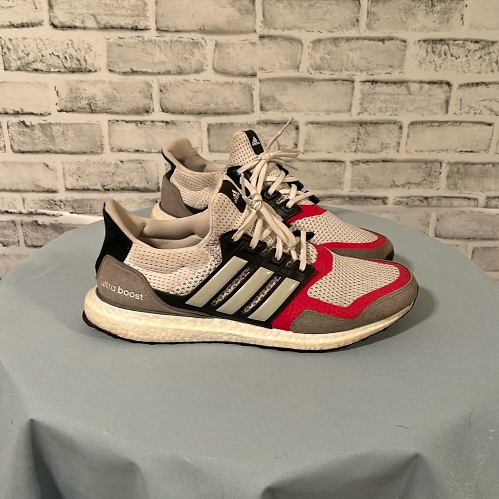 Mens Adidas Ultra Boost 1.0 S&L Grey Scarlet size 12